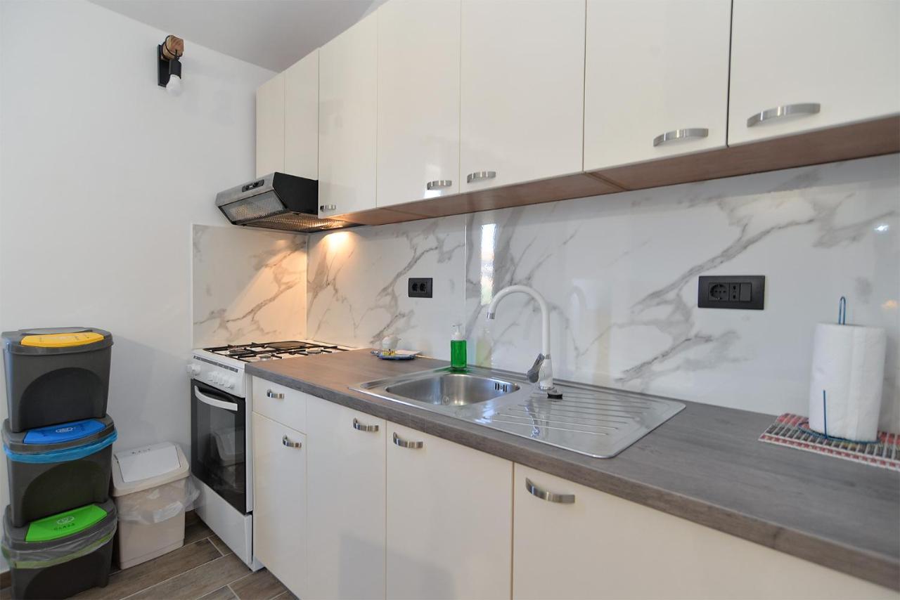 Apartments Elizabeta 1701 Fazana Luaran gambar