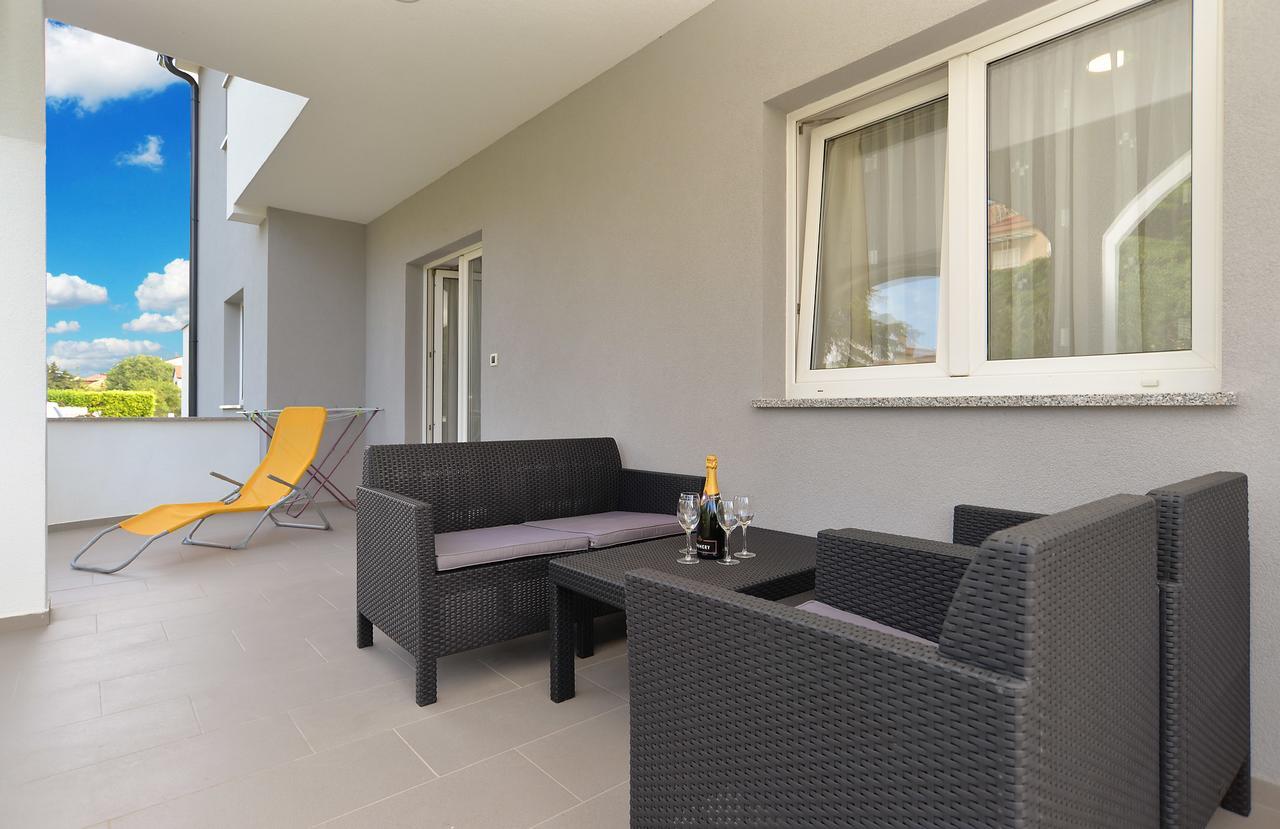 Apartments Elizabeta 1701 Fazana Luaran gambar