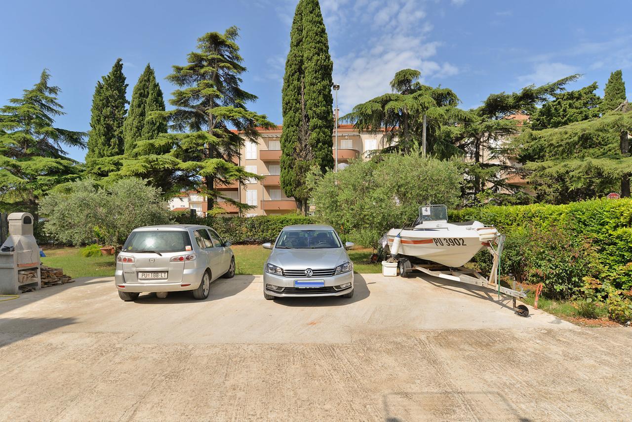 Apartments Elizabeta 1701 Fazana Luaran gambar
