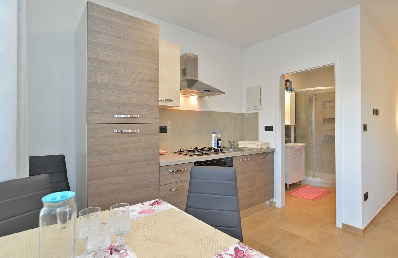 Apartments Elizabeta 1701 Fazana Luaran gambar