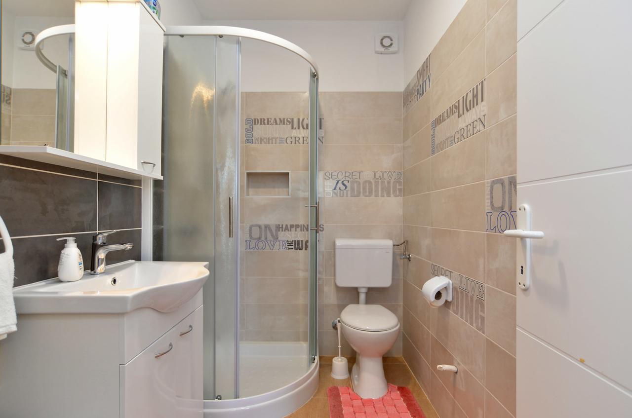 Apartments Elizabeta 1701 Fazana Luaran gambar