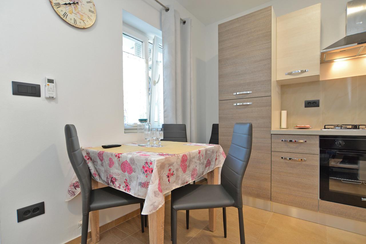 Apartments Elizabeta 1701 Fazana Luaran gambar